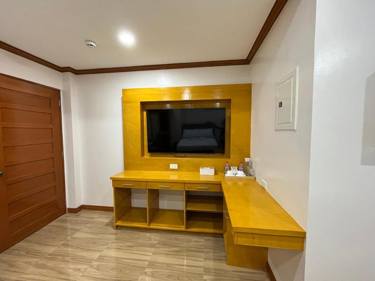 The Legacy Hotel Tayabas Eksteriør bilde