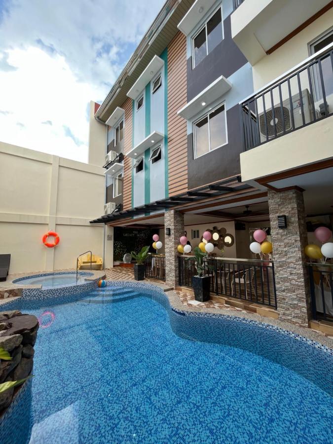 The Legacy Hotel Tayabas Eksteriør bilde